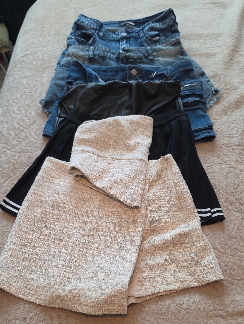 Fashion Nova Girls 6-Pack Skirt Set & Maching Blouse Blue, Black, Cream